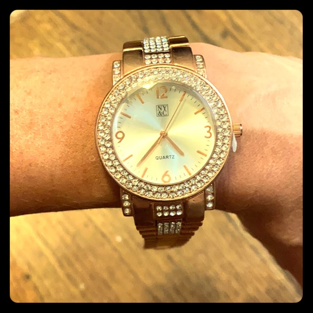 New York & Co fashionable watch